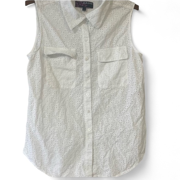 Peck & Peck Tops - Peck & Peck White Eyelet Sleeveless Button Down Shirt